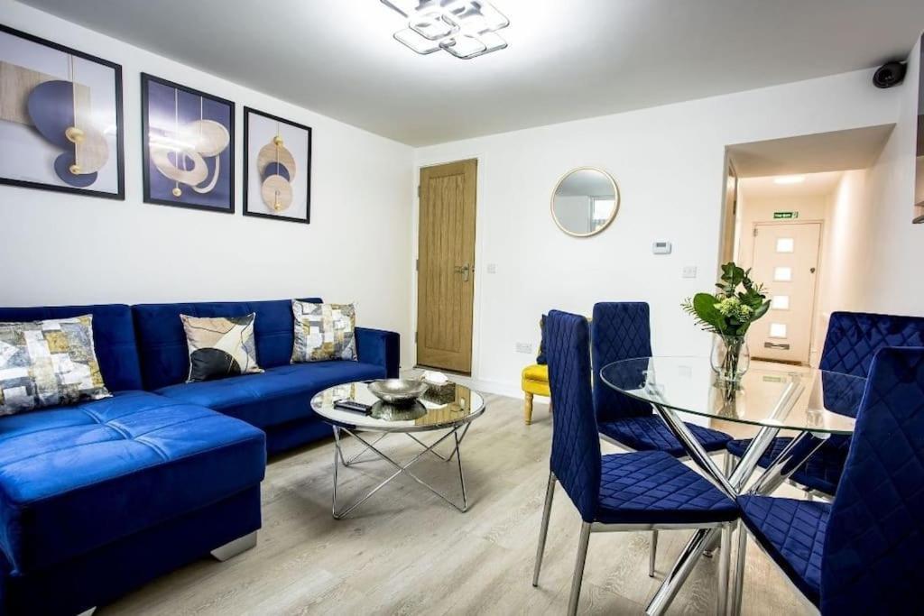 Cruise Cruise Cribs - Beresford * Stoke-on-Trent